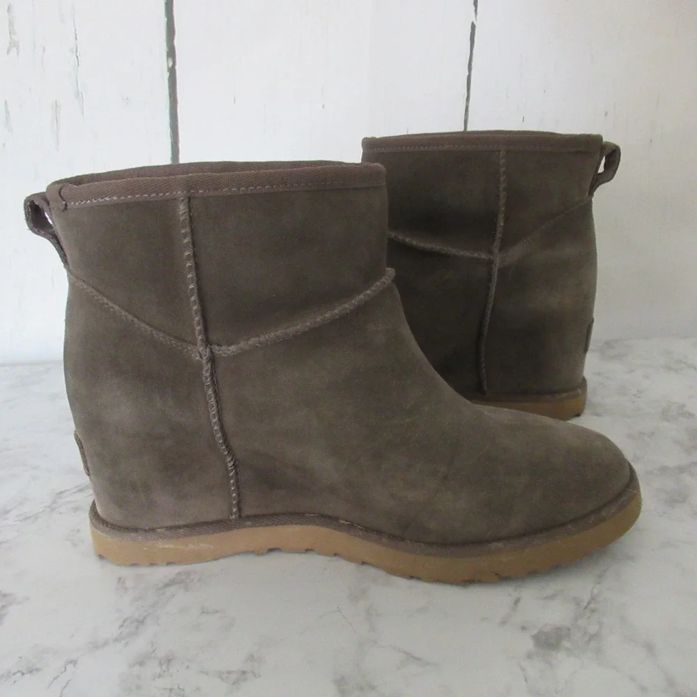 Ugg Boots 9 Gray Suede Classic Femme‎ Mini Hidden Wedge Ankle Leather Shearling